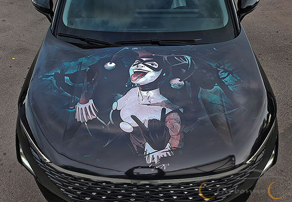 Harley Quinn на капот Omoda
