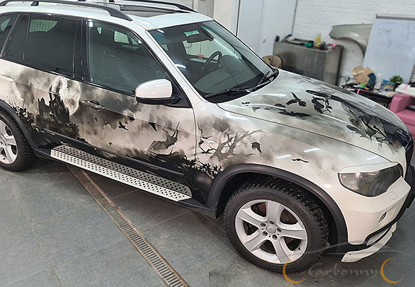Винилография на BMW X5 ведьма, замок